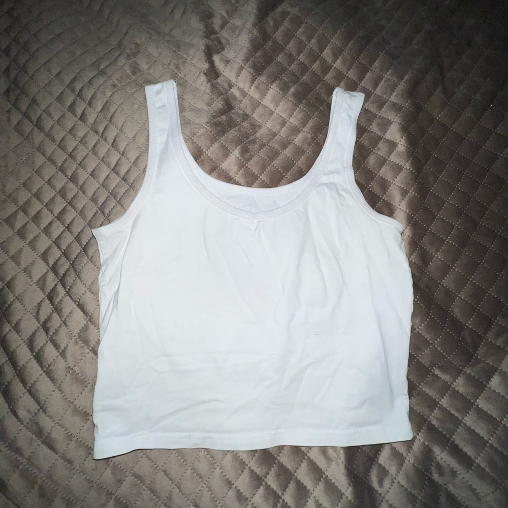 White cropped tank